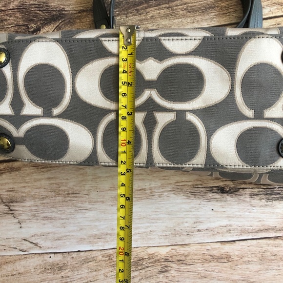 Authentic Coach shoulder bag - Picture 12 of 13